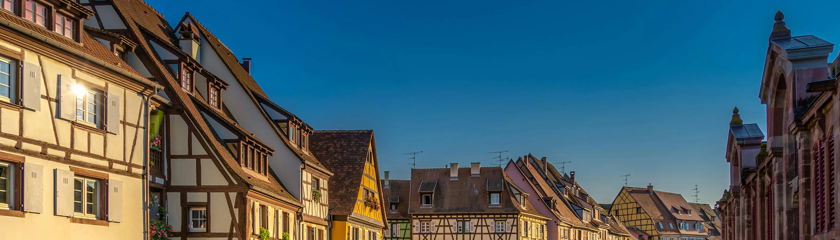 Maisons à colombages dans un village alsacien représentatif du marché immobilier du Bas-Rhin